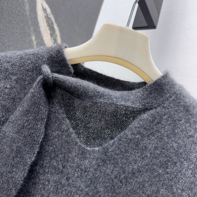 chr1st1an D10r sweaters